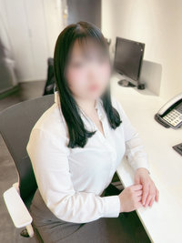 ��q����