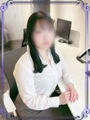 ��q����